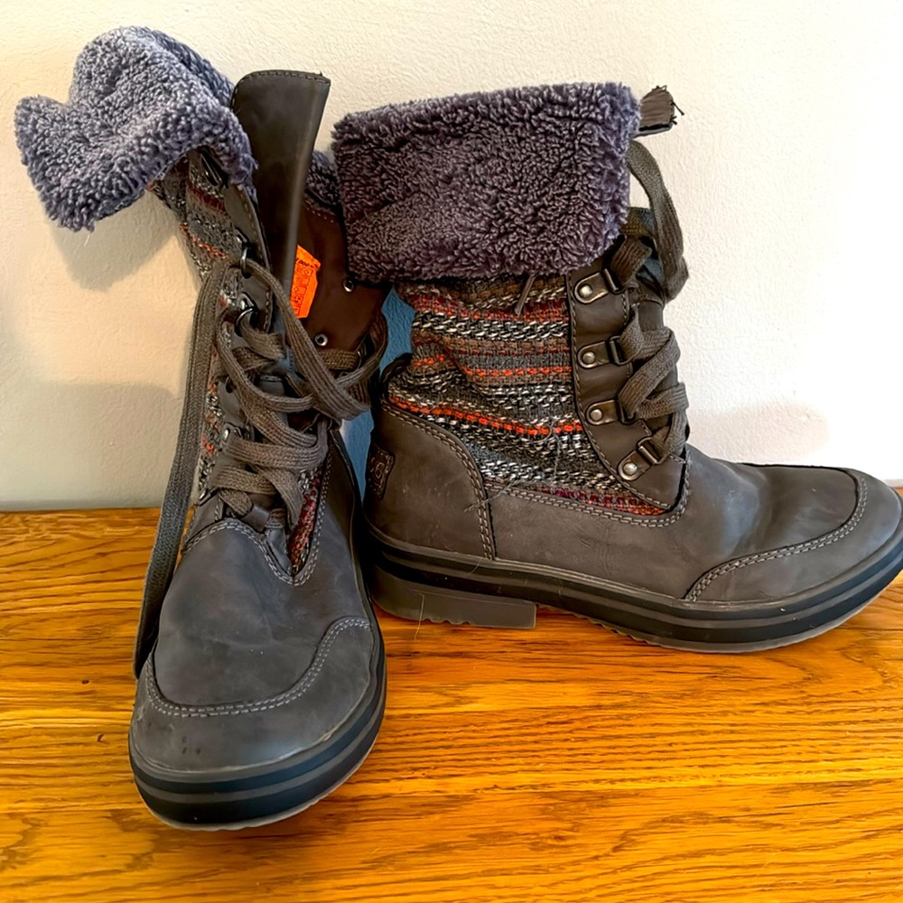 RocketDog lace up women’s boots